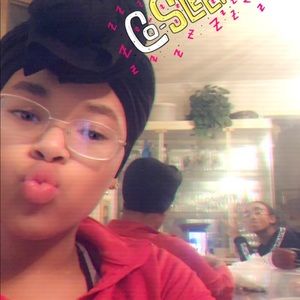 Meet your Posher, Juliana